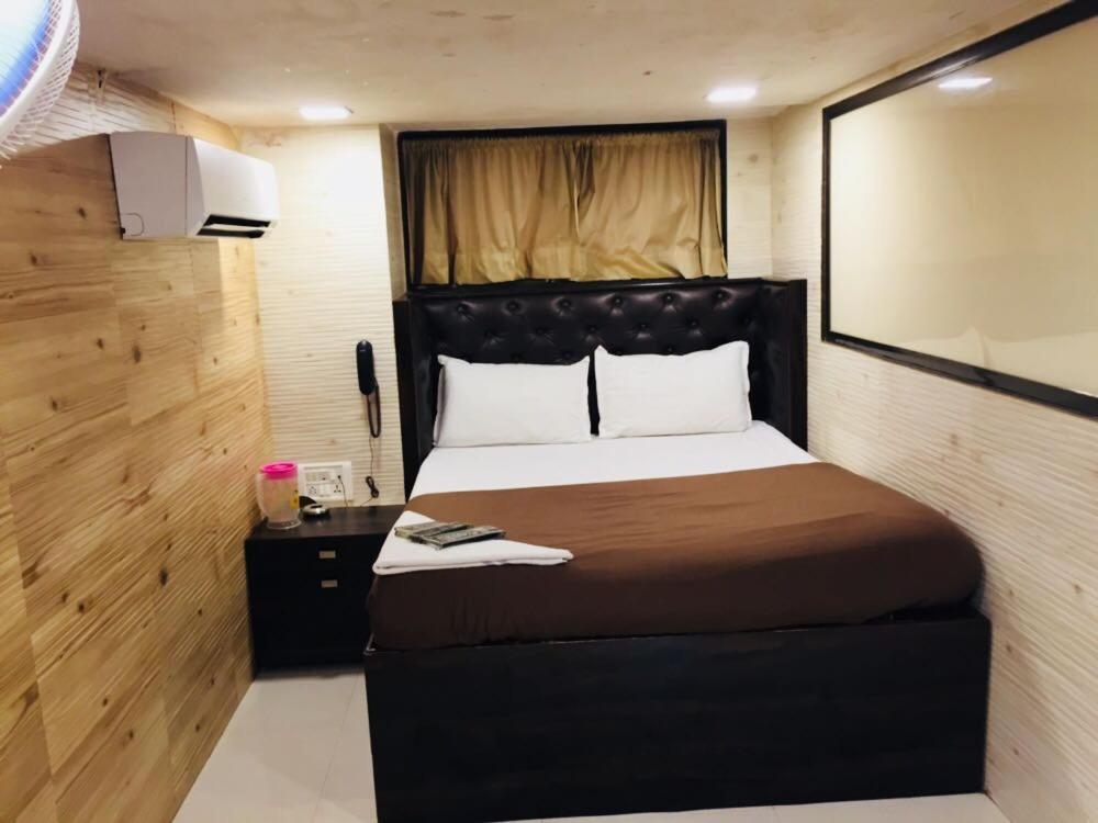 Hotel Qamar Mumbai Exterior photo