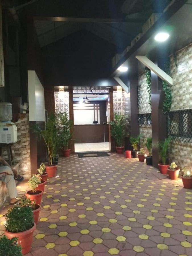 Hotel Qamar Mumbai Exterior photo