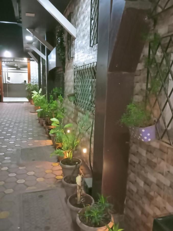 Hotel Qamar Mumbai Exterior photo